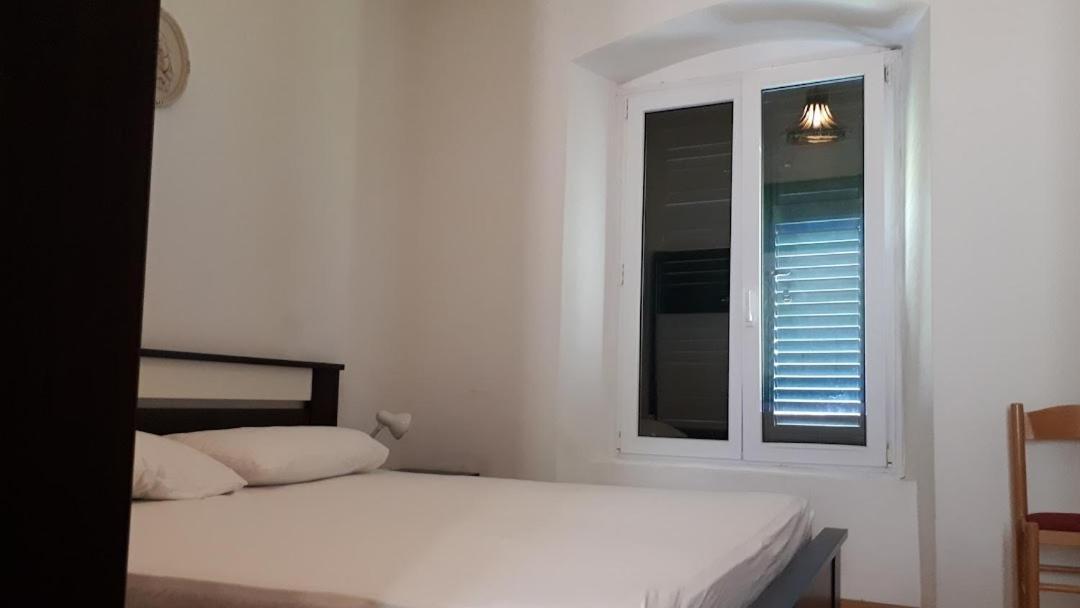 Villa Jelka Apartment Затон Екстер'єр фото
